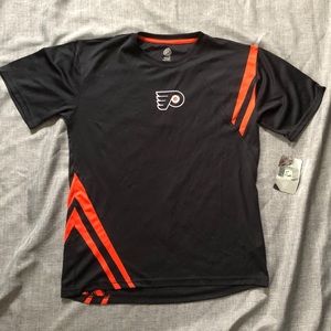 NWT Flyers T-Shirt